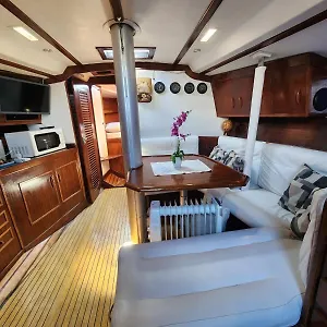 Sailboat Botel Barcelona